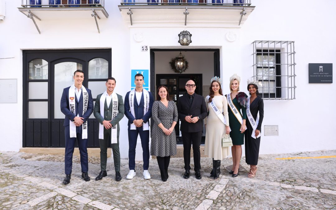 Místers y Misses protagonizan un exclusivo posado navideño en el Hotel Boutique Palacio de la Duquesa